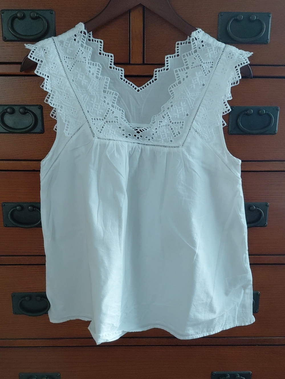 J. Crew White Eyelet Lace V‑Neck Sleeveless Top